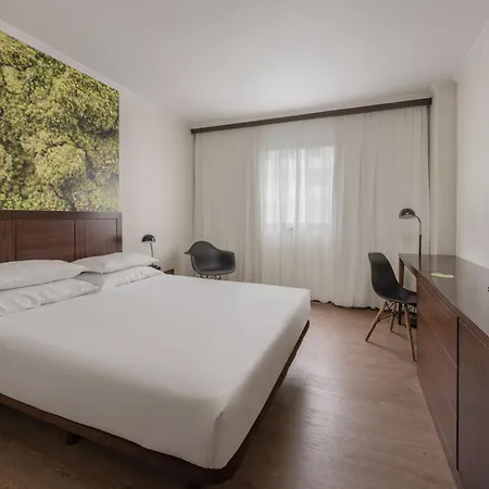 Hotel Neat Avenida 3*