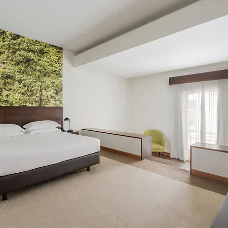 Neat Avenida Hotel 3*