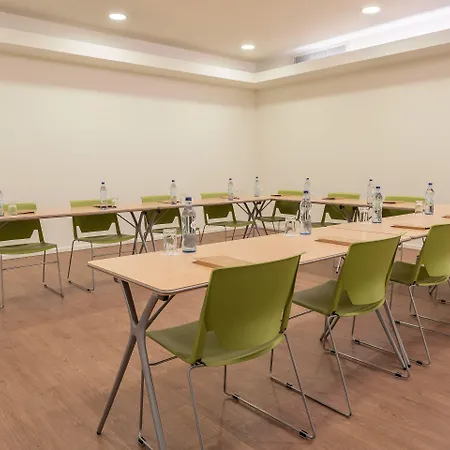 Hotel Neat Avenida 3*