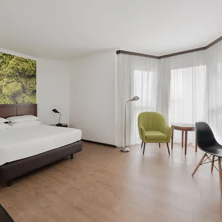 Neat Avenida Hotel 3*