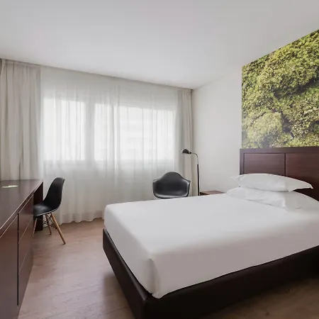 Neat Avenida Hotel 3*