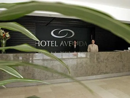 Neat Avenida 호텔 3*