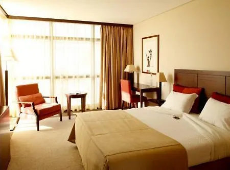 Neat Avenida Hotel 3*