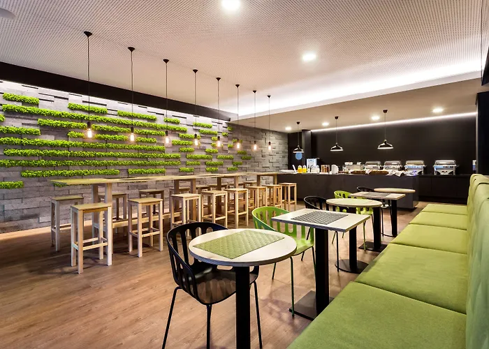 Neat Avenida Ponta Delgada