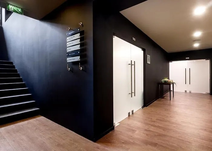 Neat Avenida Hotel 3*