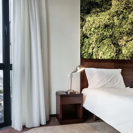 Neat Avenida Ponta Delgada (Sao Miguel)