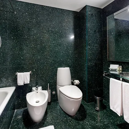 Neat Avenida Hotel