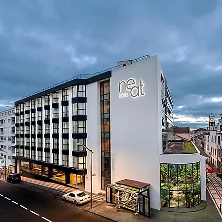 Neat Avenida Szálloda 3*