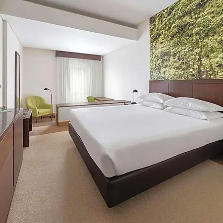 Szálloda Neat Avenida 3*