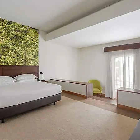 Neat Avenida 3*