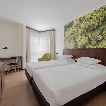 Neat Avenida Hotel 3*