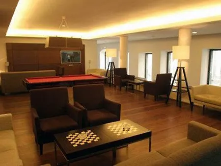 Otel Neat Avenida