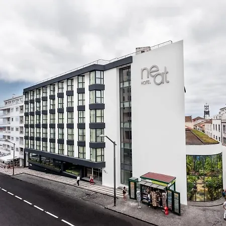 Neat Avenida Hotel 3*