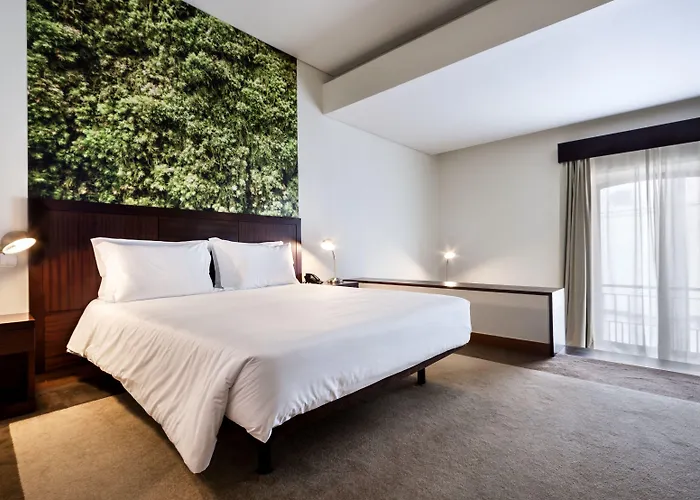 Hotel Neat Avenida 3*