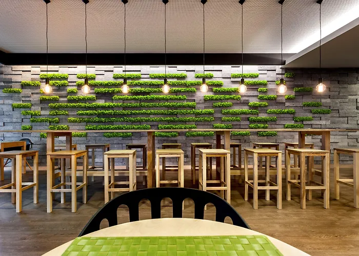 ホテル Neat Avenida ポンタ・デルガダ