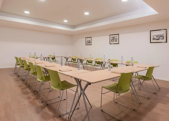 Neat Avenida ポンタ・デルガダ