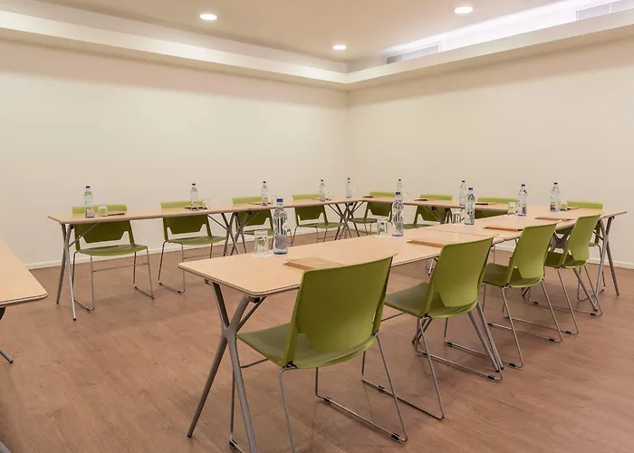 Hotel Neat Avenida 3*