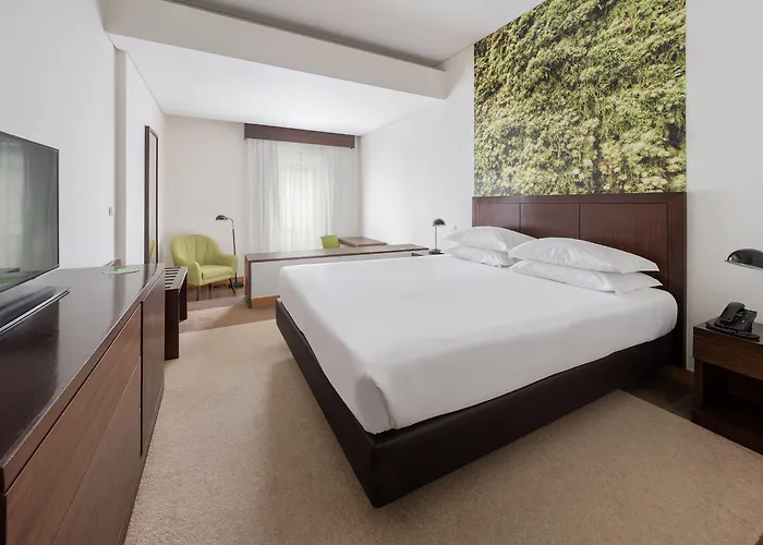 Neat Avenida Hotel 3*