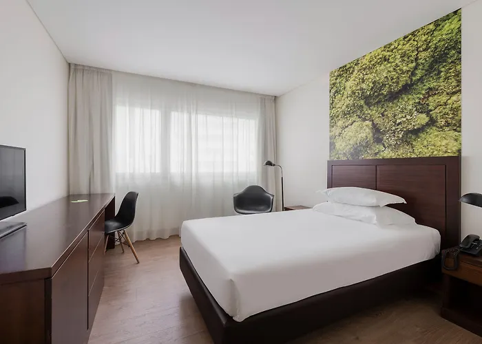 Neat Avenida Hotel 3*