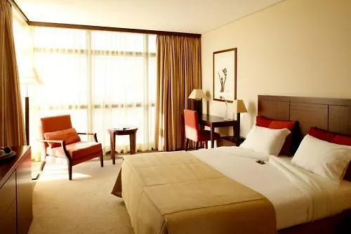 Neat Avenida Hotel 3*