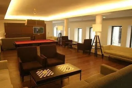 Neat Avenida Hotel