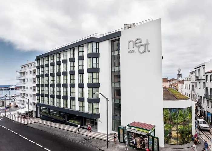 Neat Avenida Hotel 3*